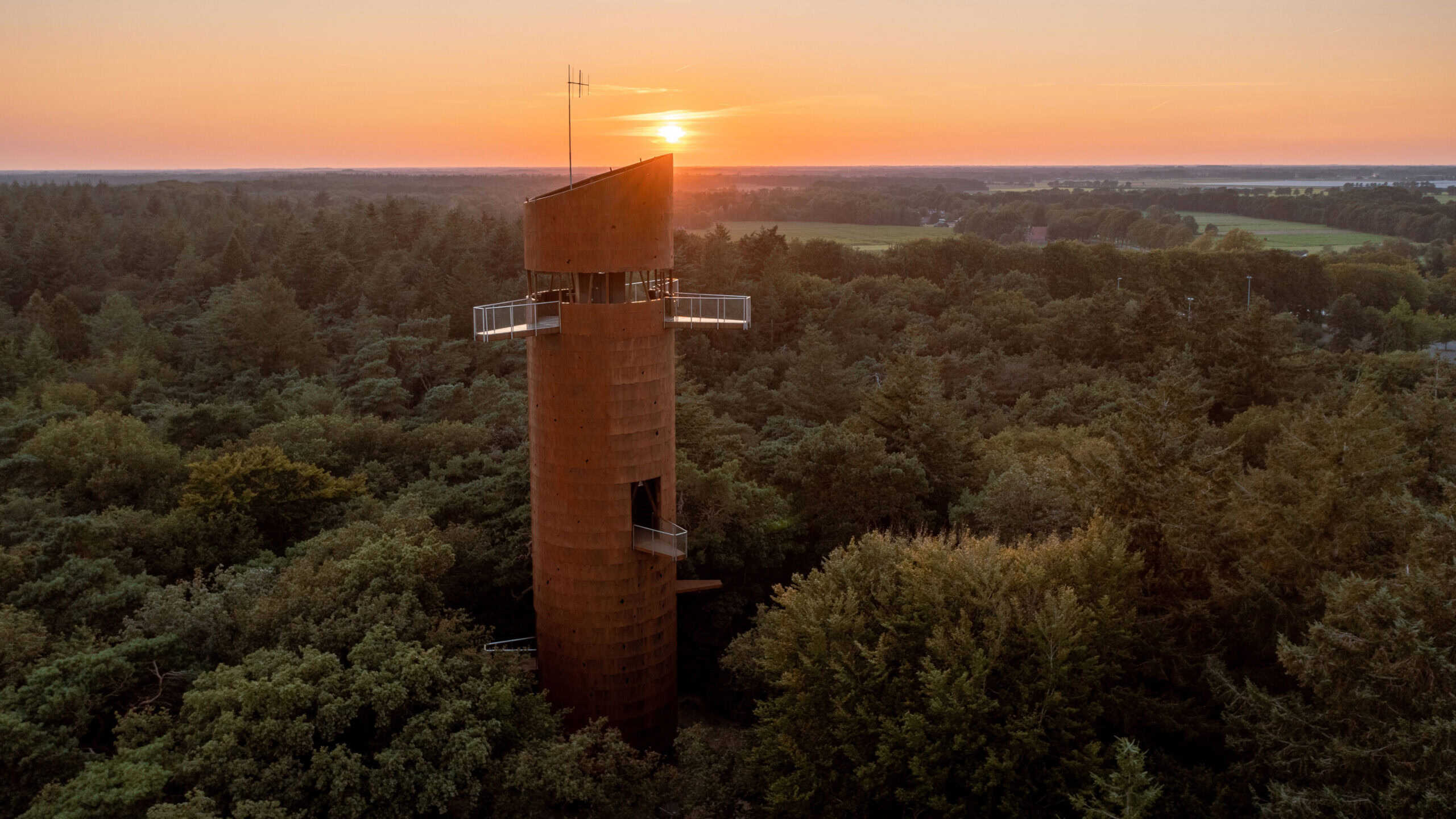 Nieuw gezinsuitje de Speurtocht bij de Bosbergtoren in Appelscha - foto Wierenga Reclame