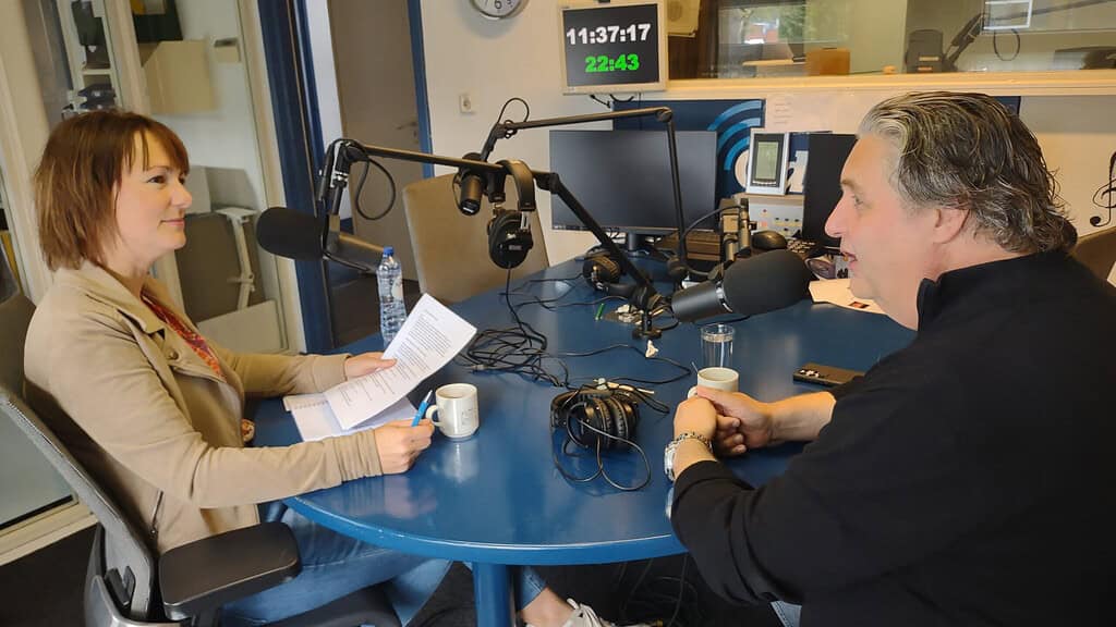 Zanger Daniël Oostra te gast in streekprogramma ‘Huus en Hiem’m’