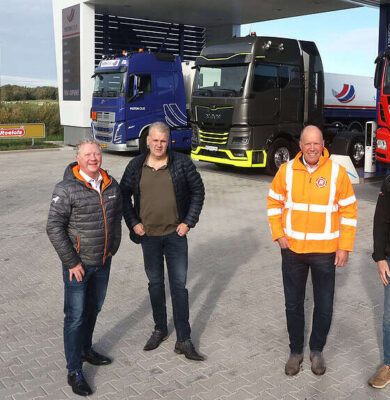 Presentatie waterstoftruck in Steenwijk - foto Piet Bosma