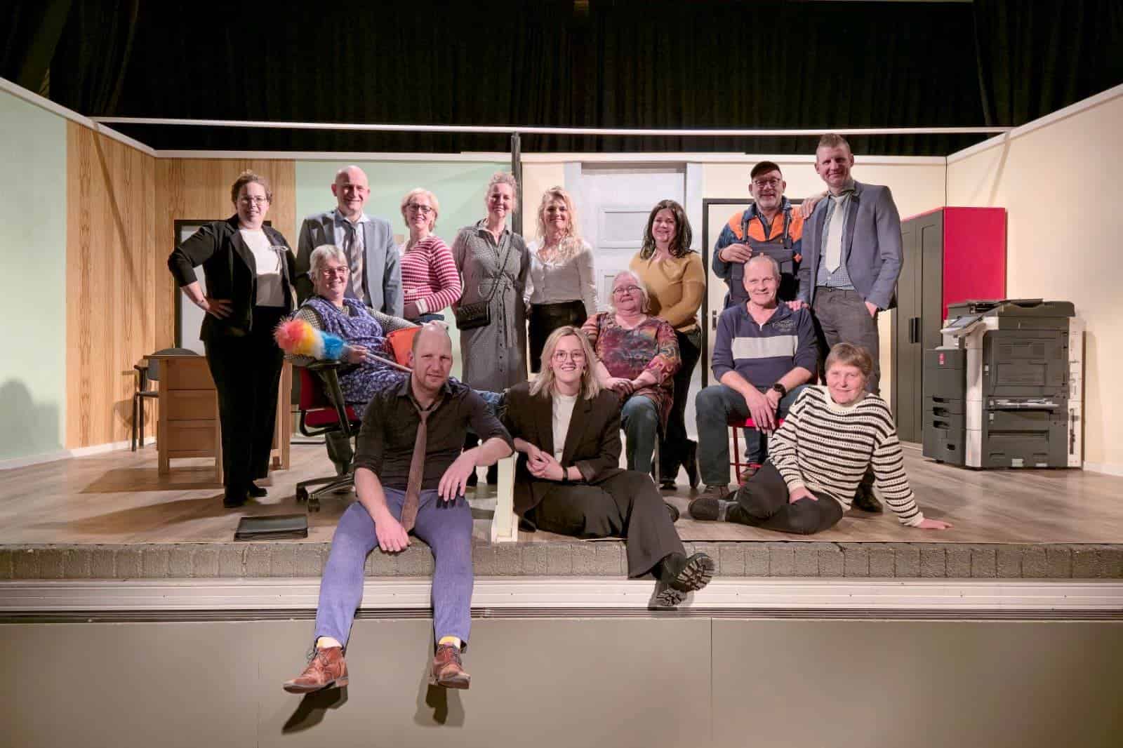 Staande ovatie voor toneelvereniging Lesturgeon uit Vledder: extra matinee op Valentijnsdag