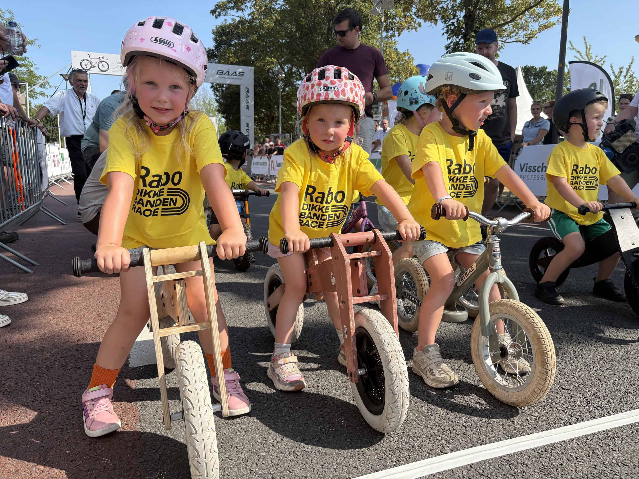 Mollema junior geeft goede voorbeeld in Dikke Banden Race