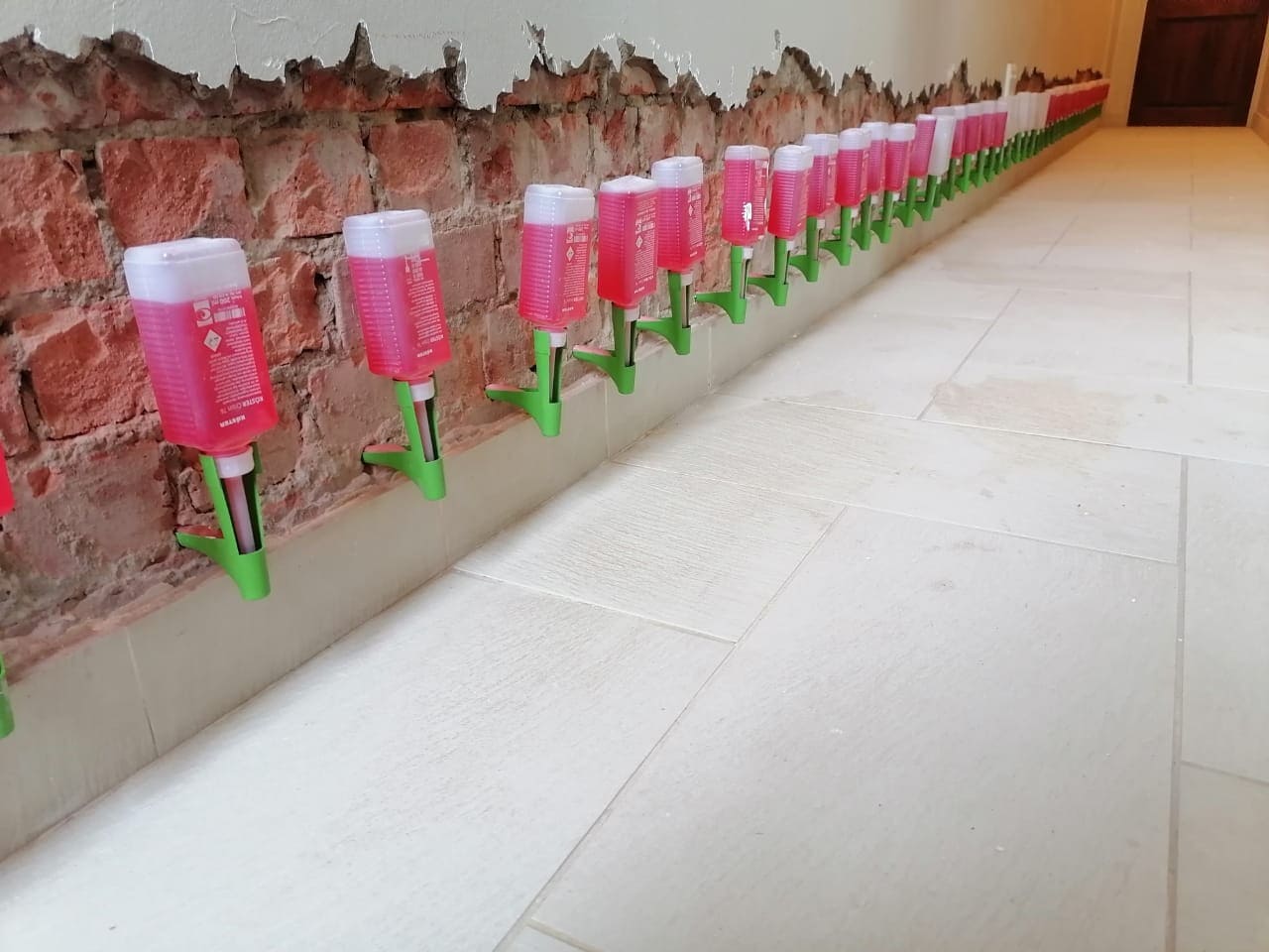 Damp Proofing - Fight Rising Damp - Rubber Roofs Wall