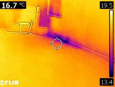 Thermal image of wall heat loss