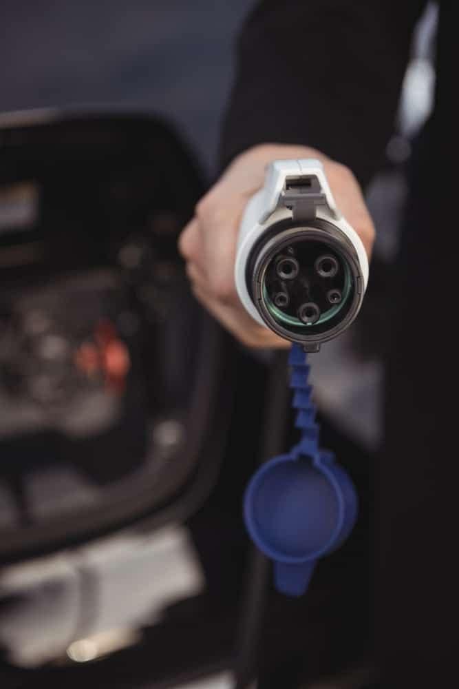sähköautojen latauspistokkeet, sähköauton latauspistokkeen asennus, sähköautot, sähköasennus, sähkömatti