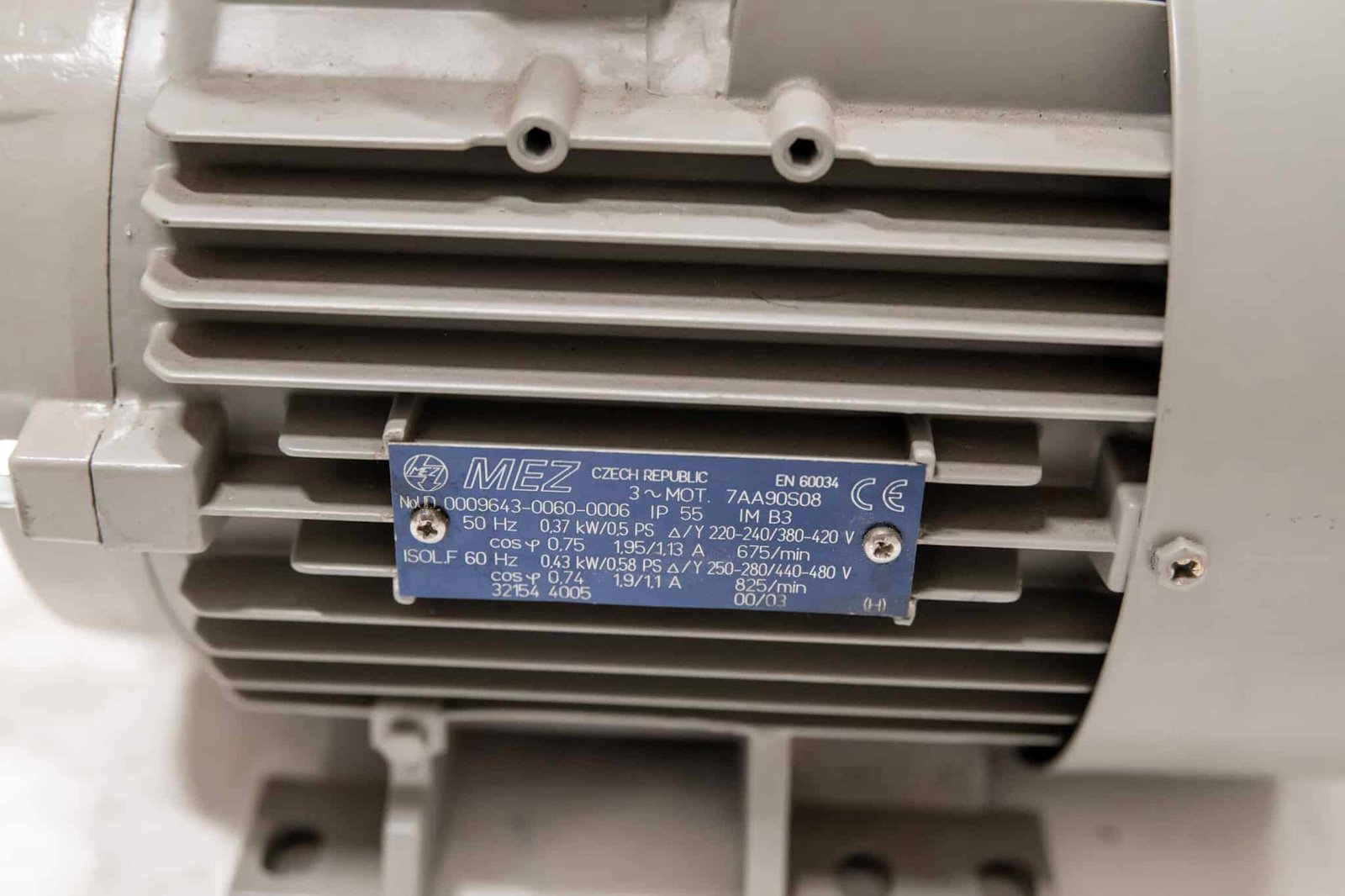 MEZ 0,37 kW 675 rpm – Erikoishidas 8-napainen vääntömoottori - Image 2