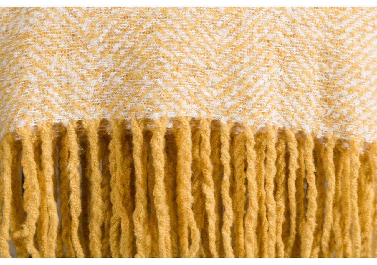 Mjuk, gropad matta med dalmatinsk dotty design och långhårig frans.