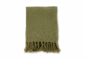 Mörk olivgrön filt med fransar, perfekt för inredning och kreativitet.