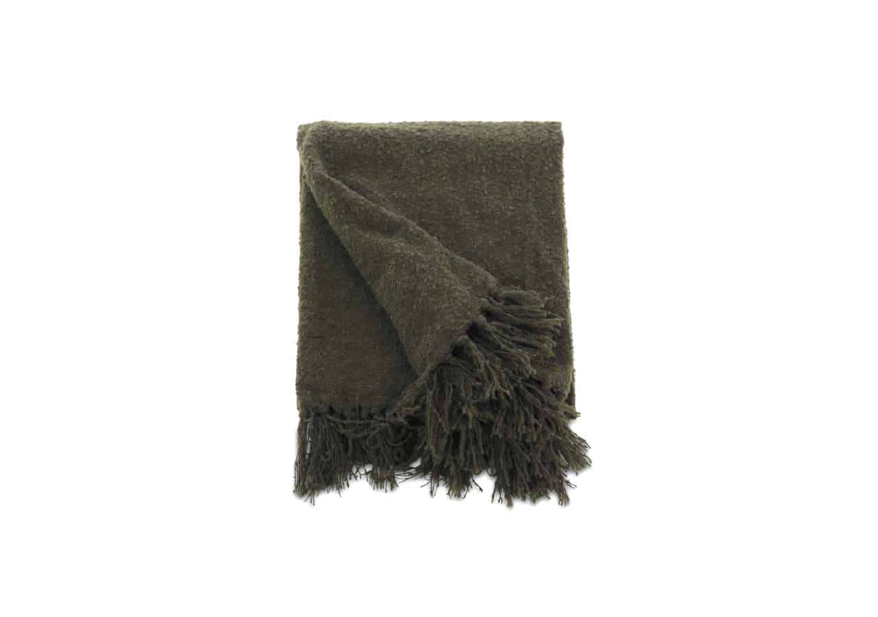 Mjukt, mörkbrunt halsduk i ull med fransar, perfekt för kalla dagar.