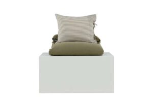 Renforad sänggavel i mörkgrå med sovrumsinredning, premium sängkomfort från Sängfabriken.