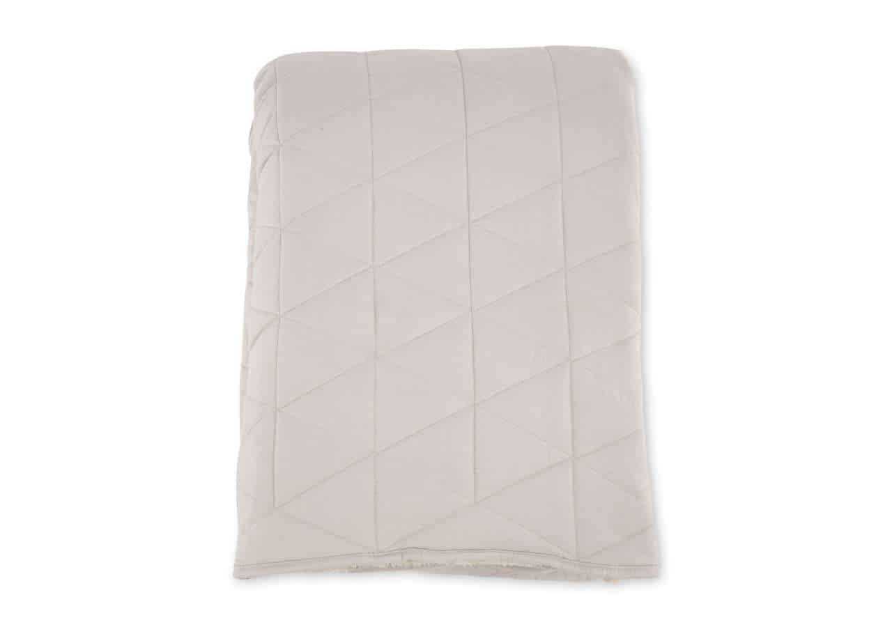 Höjd, ren vit bäddmadrass i premium kvalitet för optimal sömn och komfort.