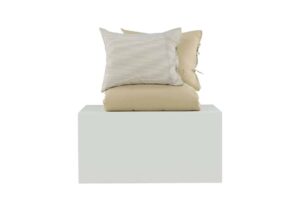 Högkvalitativa sängkläder för bekväm sömn och stilfull design.