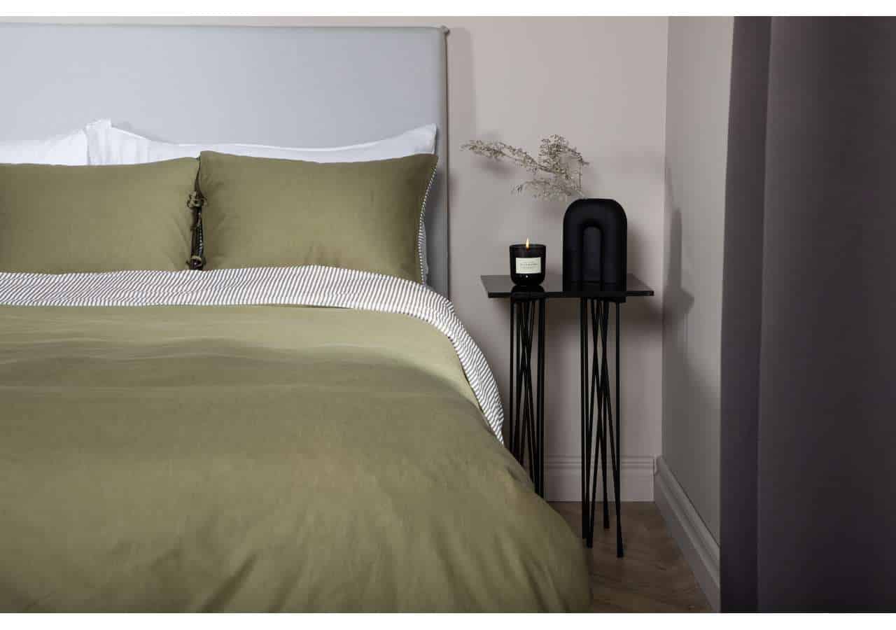 Mörkrum, säng, sovrum, sänggavel, sängkläder, sängvård, sovrumsmöbler, sängfabriken, sovrum, inredning.