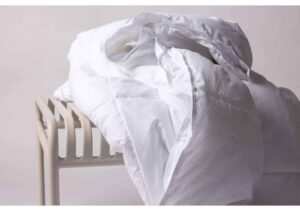 Lakan och påslakan av hög kvalitet för skön sömn.