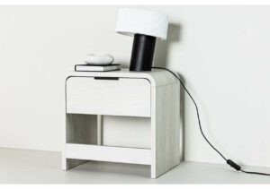 Modern sängbord med svart och vitt design, perfekt för sovrum av hög kvalitet.