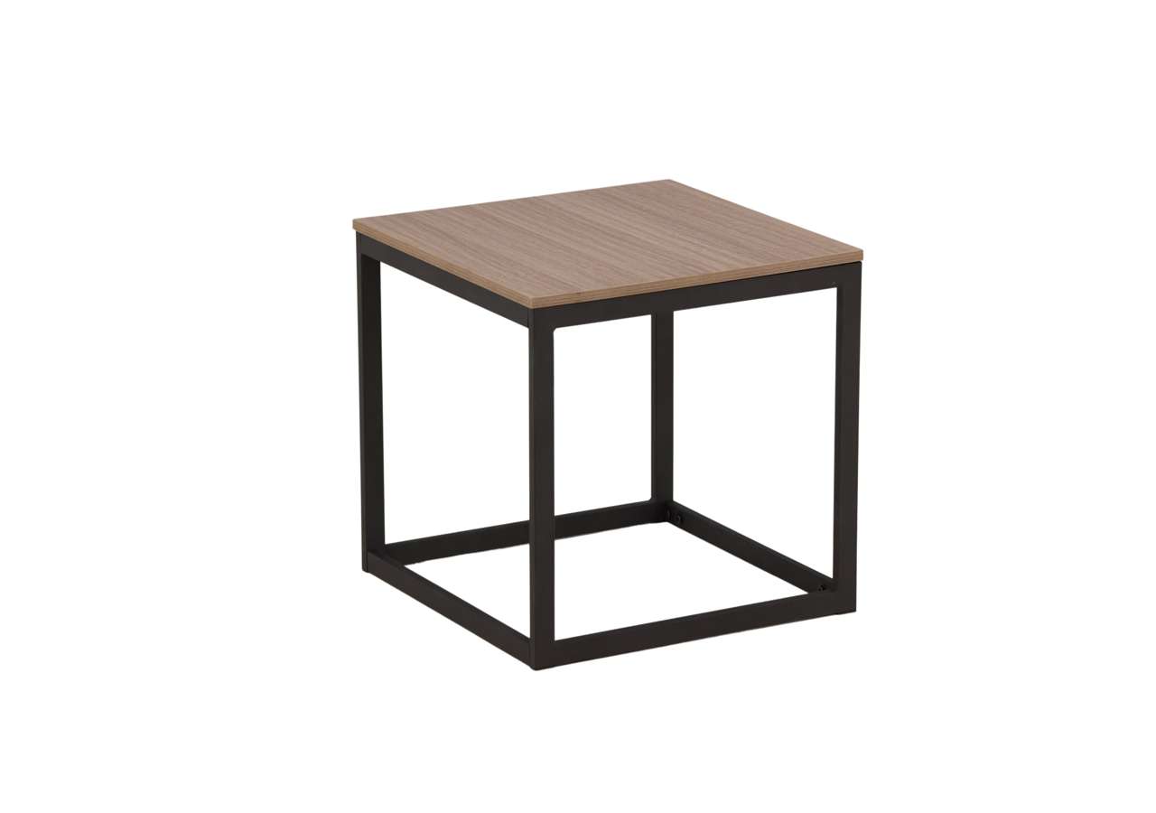 Elegans sängbord i trä och metall för modern sovrumsmiljö.