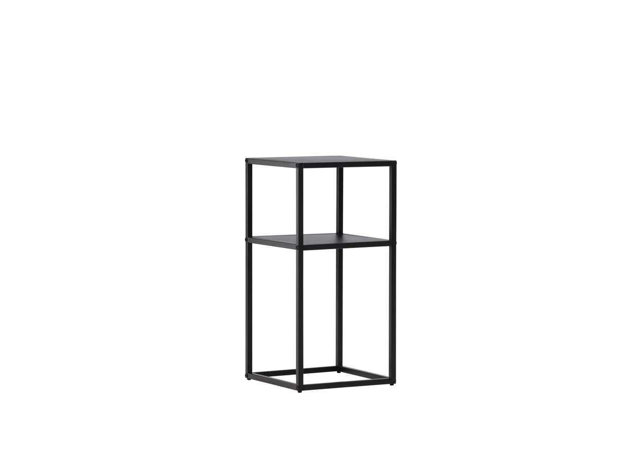 Moderna sängfabrikens metallram för en stilren inredning.