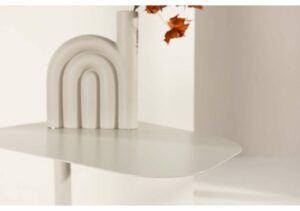 Modern, vit inramad deko i minimalistisk stil för sovrum och vardagsrum.