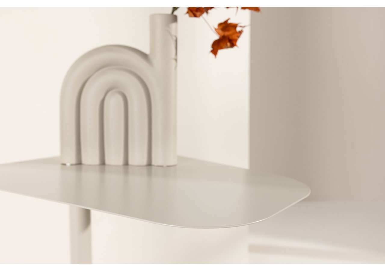 Modern, vit inramad deko i minimalistisk stil för sovrum och vardagsrum.