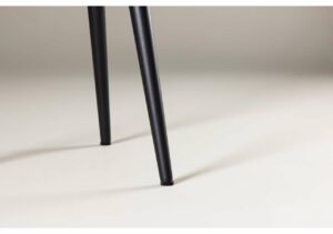 Elegant svarta sängben i metall för modern och stilren inredning.