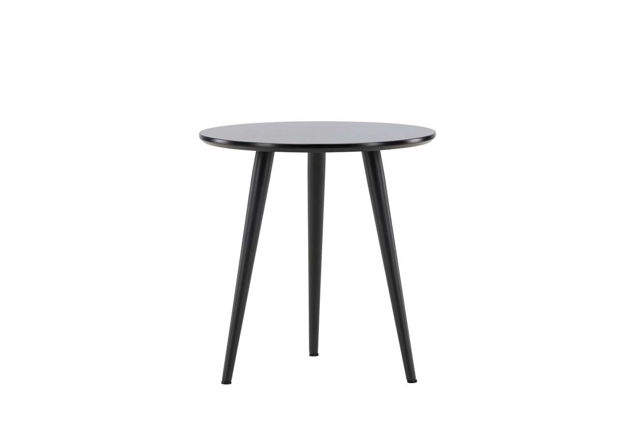 Stilrent svart soffbord med minimalistisk design och tre ben. Perfekt för moderna vardagsrum och sovrum.