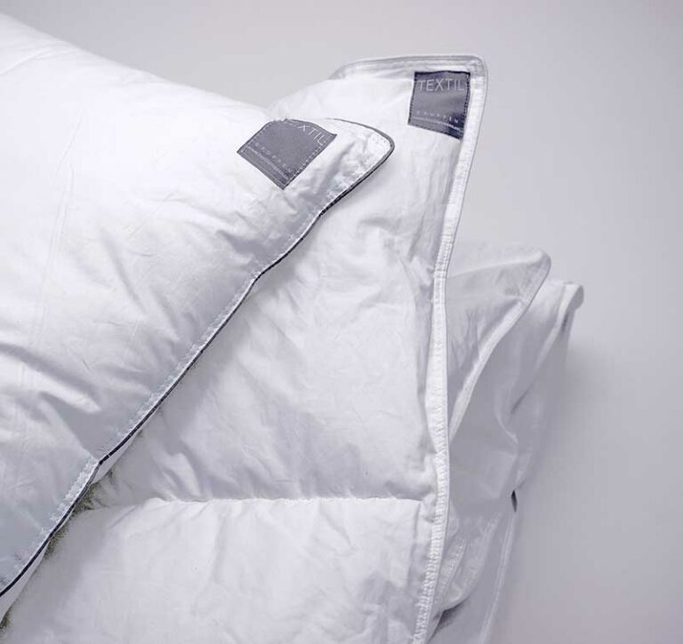 Elegant antikrusningsdyna från Sängfabriken, perfekt för bättre sömn och komfort.