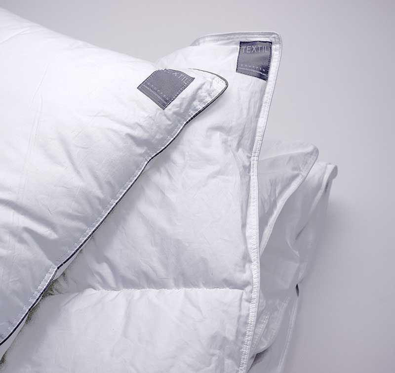 hotellkudde150x200 Elegant antikrusningsdyna från Sängfabriken, perfekt för bättre sömn och komfort.