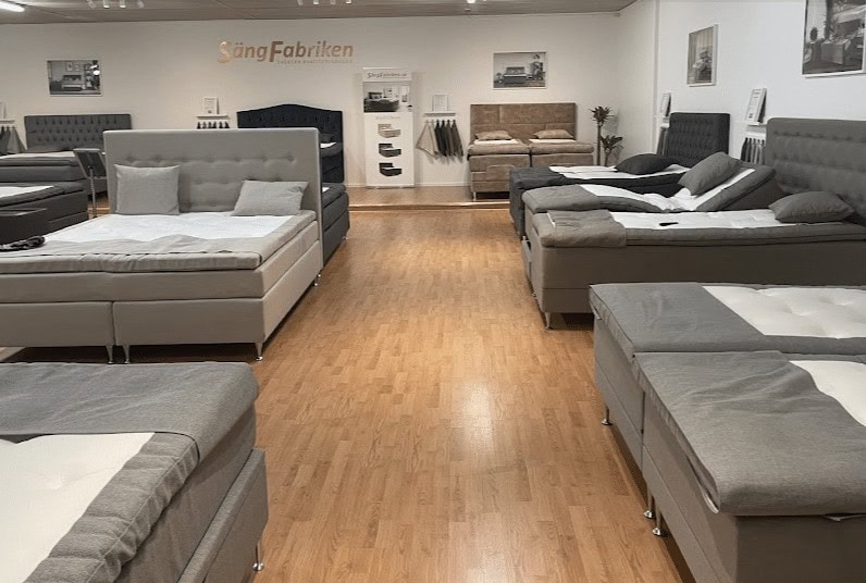 Sängtillbehör och sovrumsmöbler i moderna designs hos Sängfabriken.