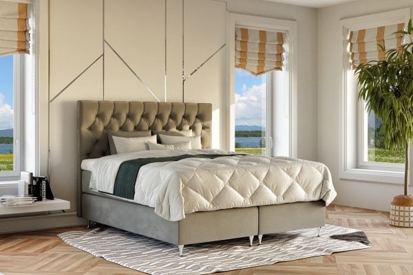 Lyxigt sängram i sammet med exklusiv sovrumsmiljö.