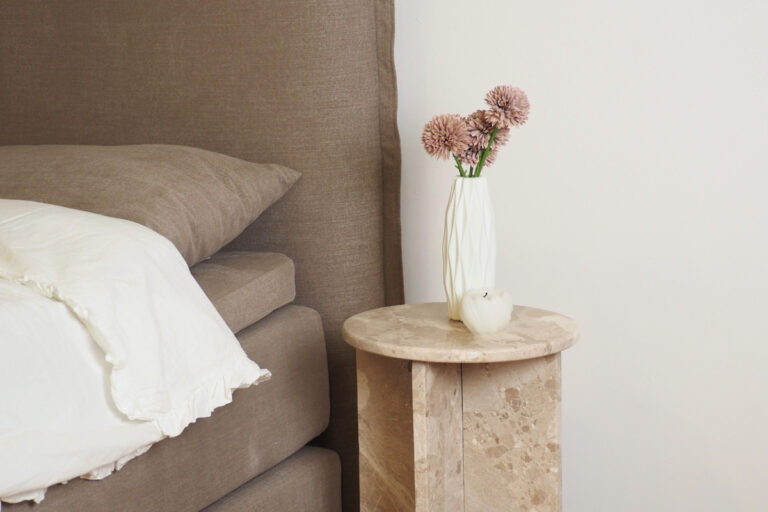 Möbel av hög kvalitet för sovrum, sängar och sängtillbehör från Sängfabriken.