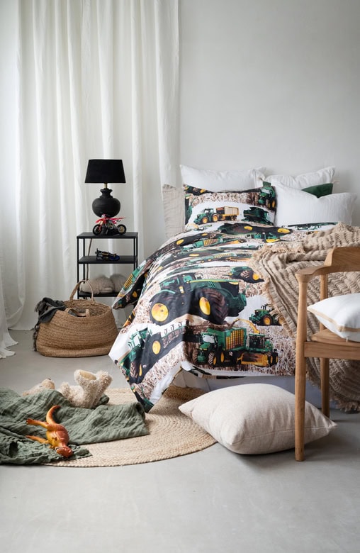 Madrass med traktorprint, barnrum, familjevänligt, sängfabriken.