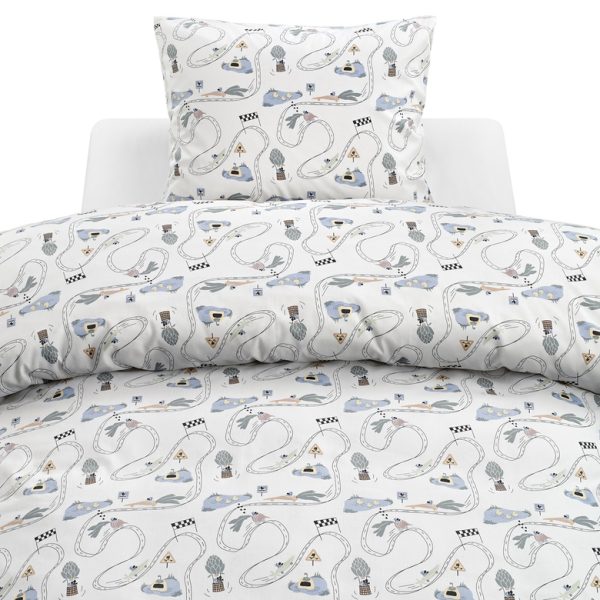 Lakan med raceinspirerat mönster för barn och ungdomar i ljusa färger.