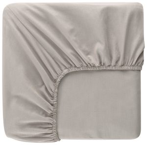 Madrasskydd i slitstark polyester, perfekt för sängar och hotellanternativ.