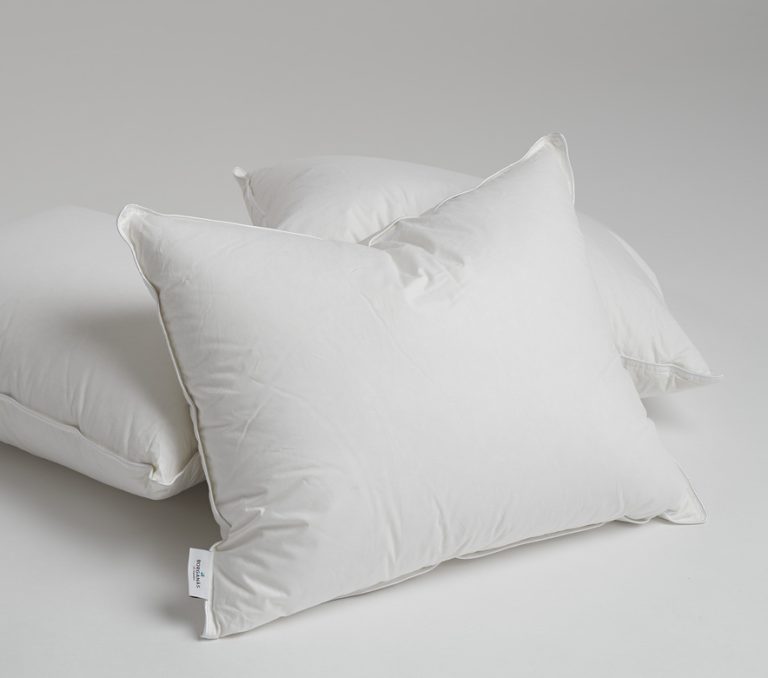 30% ullfyllning, handgjord, högkvalitativt, sovkudde, svensk design, skandinavisk, naturnära, hållbar, sovkomfort, premiumkudde.