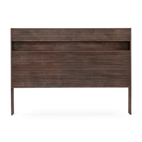 Elegant trä sänggavel i mörkbrunt ek för moderna sovrum.