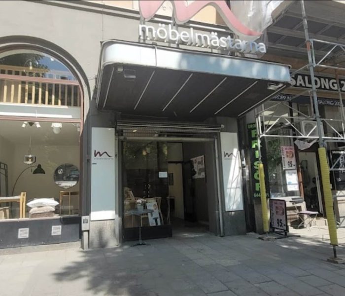 Möbelbutik med sängar, madrasser och sovrumsinredning för komfort och kvalitet.