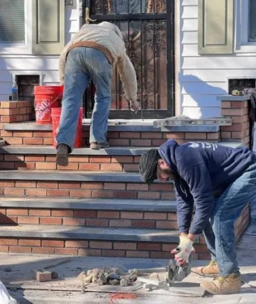 1c4f9e3a-bb68-409f-9495-43c921cdbaf5-1-430x570