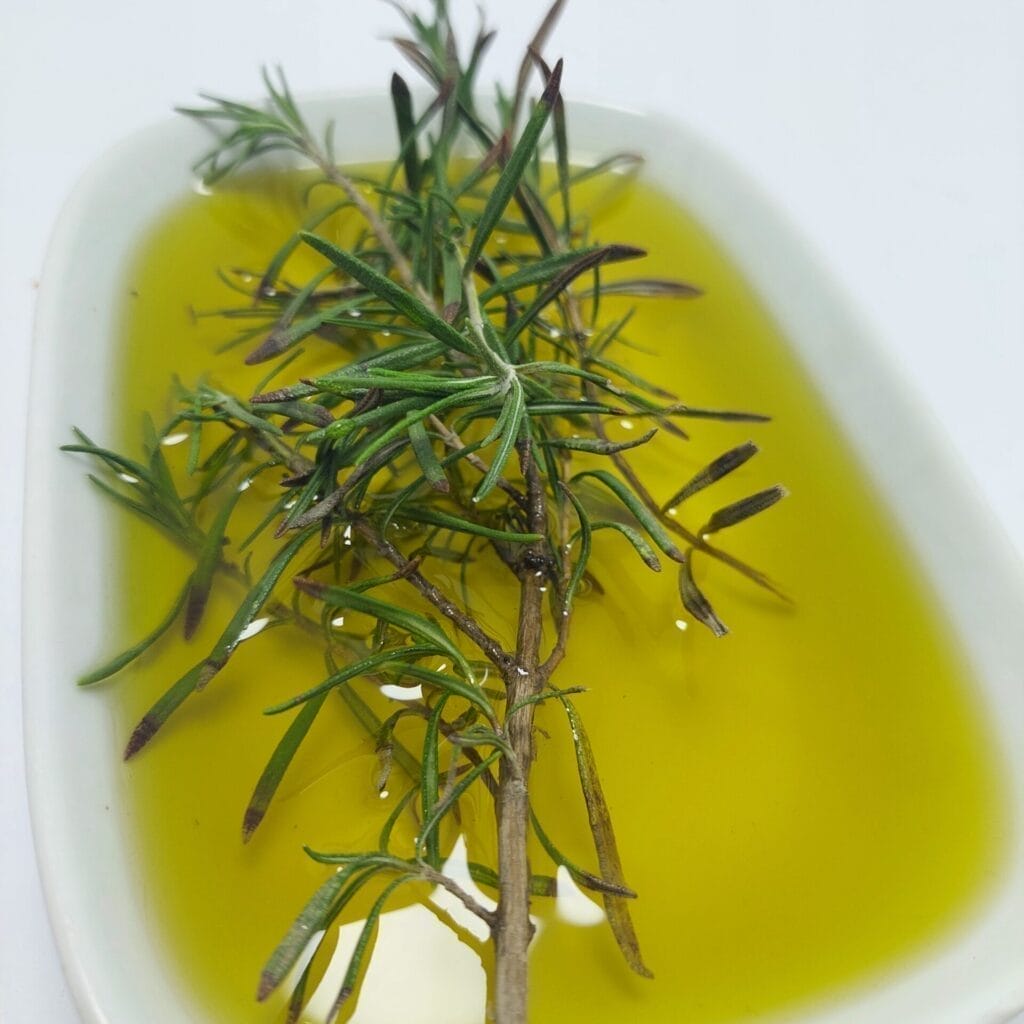 Natürel sızma zeytinyağı katkısız koruyucusuz düşük asitli doğal zeytinyağı