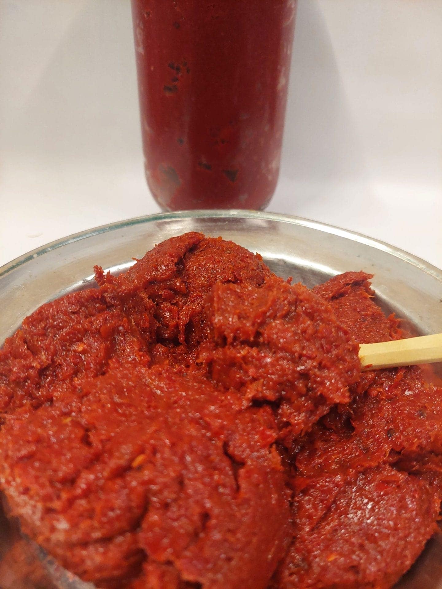 Antep usülü tatlı biber salçası