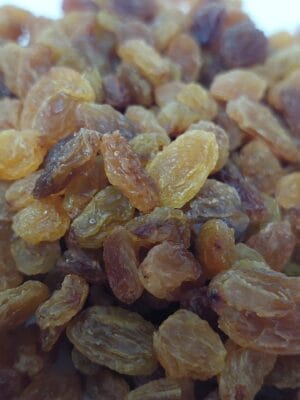 2025/02/1000206692.jpg Sultani Çekirdeksiz Üzüm Kurusu 500 Gr - Görsel 1