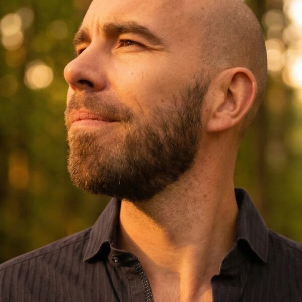 Bryan Portmann, yoga teacher and complementary therapist at Sass da Grüm in Ticino