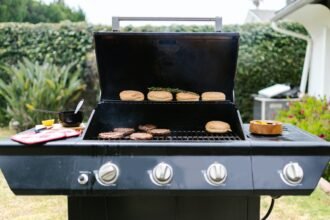 Gas vs Charcoal BBQ