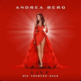 Glitzernde Bühnenperformance von Andrea Berg im roten Dress für Schlagerfans.