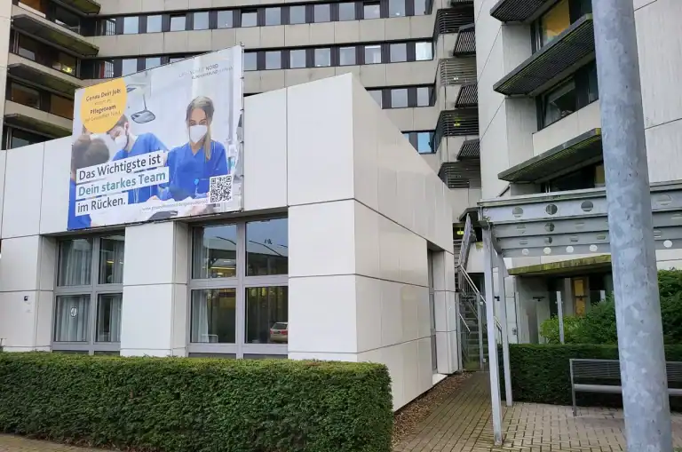 Fassadenreinigung und Fassadenimprägnierung 1 Ihre Fassade strahlt wie neu