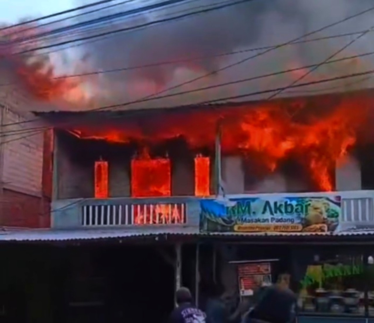 Si Jago Merah Lalap Enam Bangunan di Kota Dumai