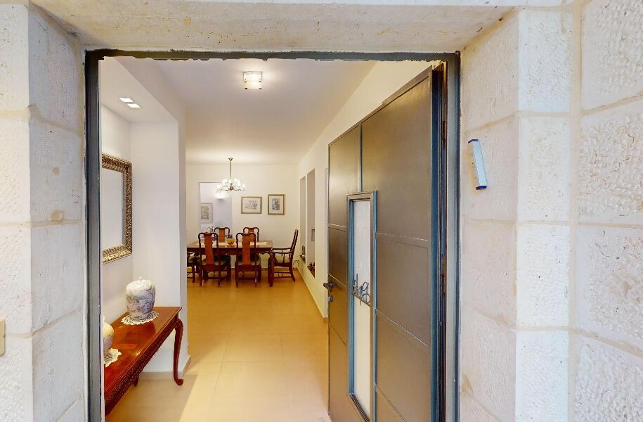 Luxurious Apartment For Sale: Carmel Street, Mevaseret Zion 3
