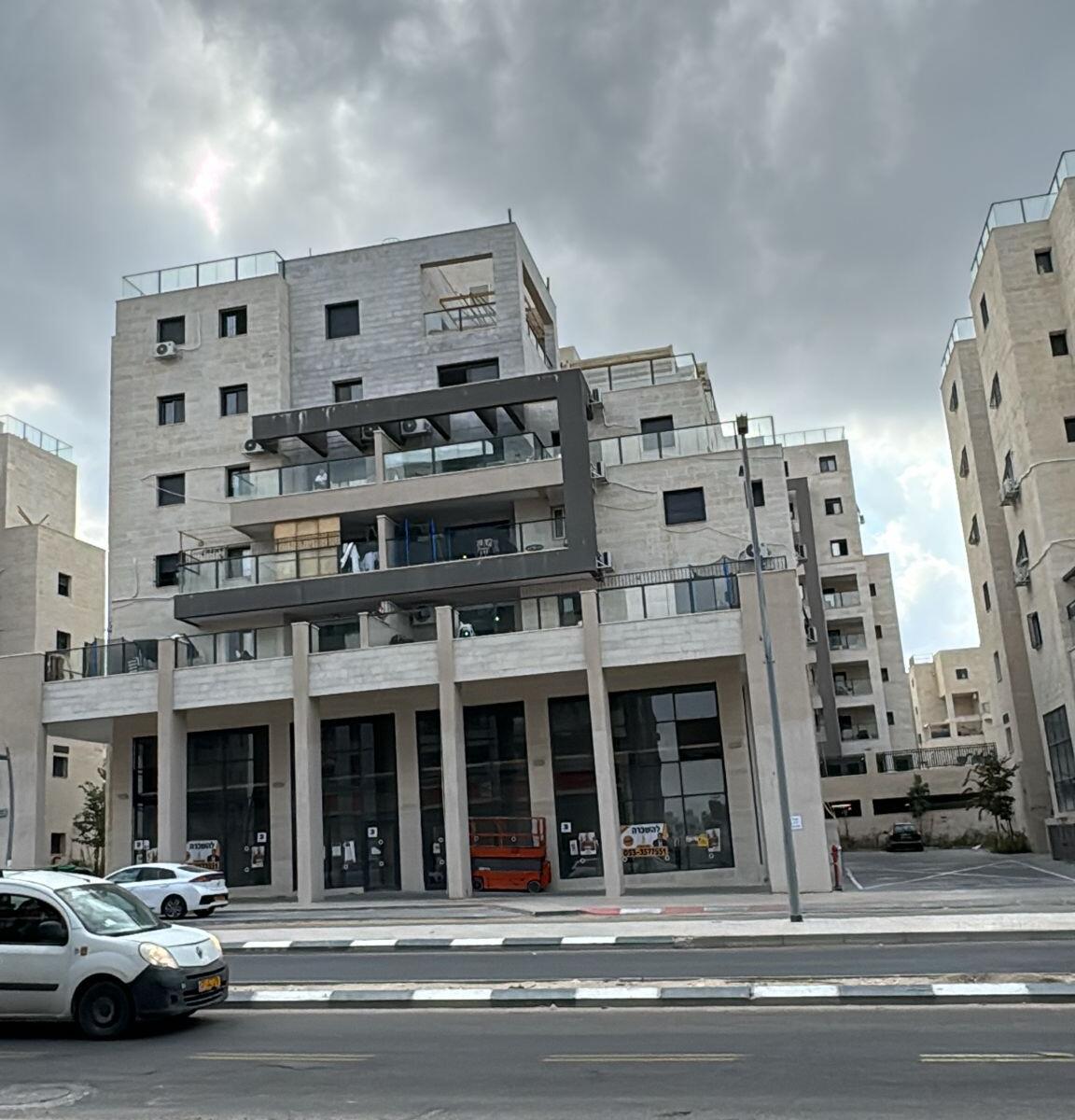 Commercial Spaces For Rent: Shderot Ha’amoraim 68, Ramat Beit Shemesh Daled 1