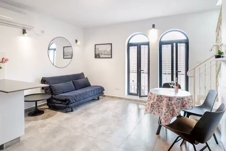 Nachlaot Pesach Rental