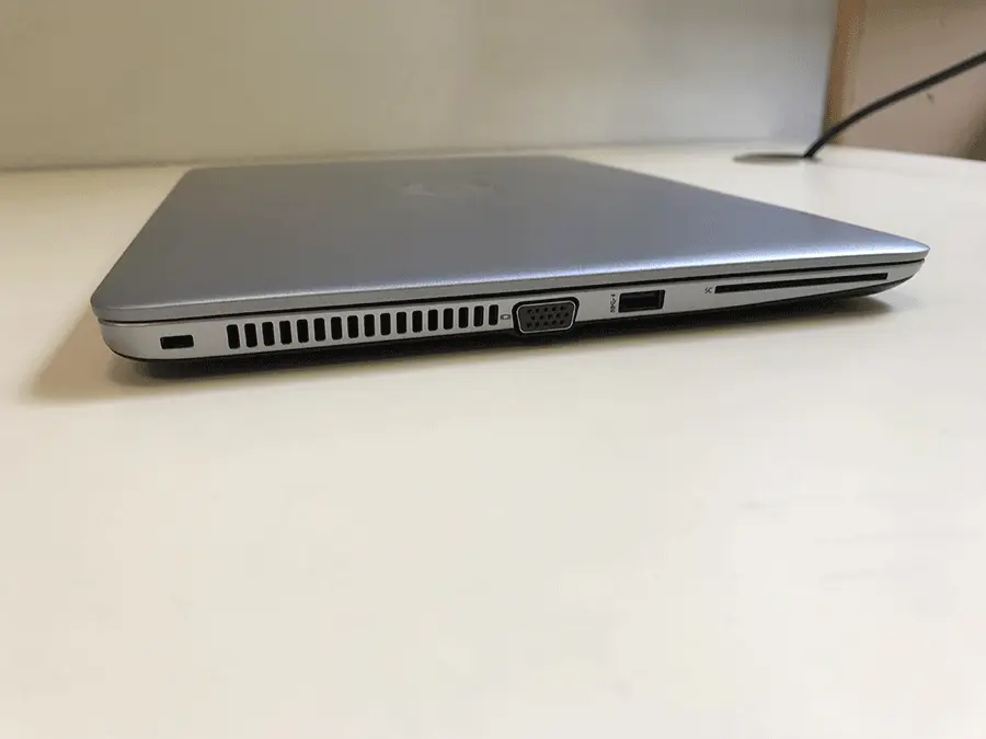 HP EliteBook 840 G3 - côté gauche