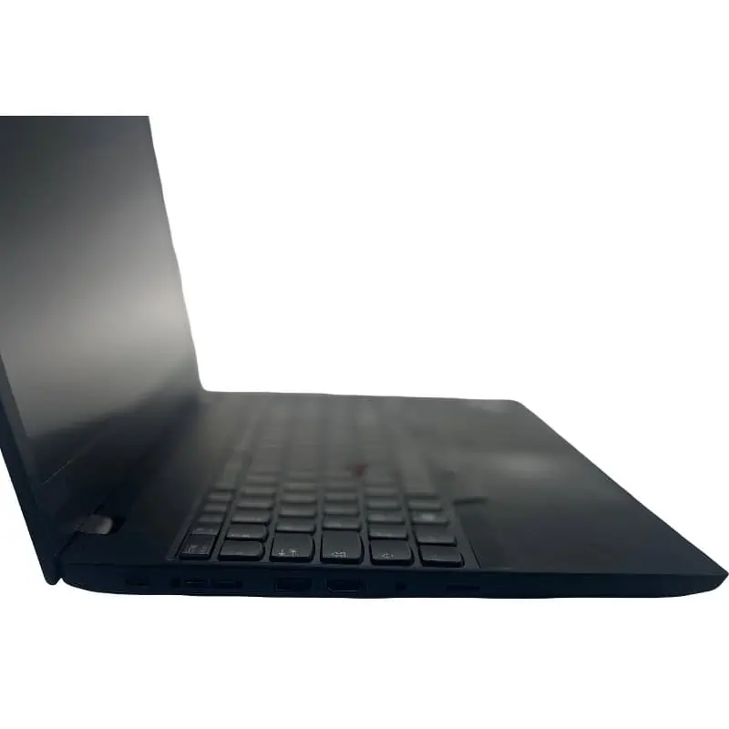 Ordinateur portable noir ouvert, vue de côté, sur fond blanc, pour la réparation ou la maintenance informatique.