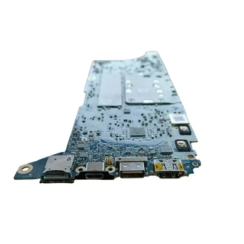 Carte mère d'ordinateur avec composants électroniques pour réparation ou assemblage informatique.